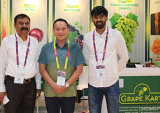 Rajaram and Akshay Sangle of Indian grower-exporter Sangle Agro Processing welcomed long-standing business partner Stefan Zayn of Global Fresh International.