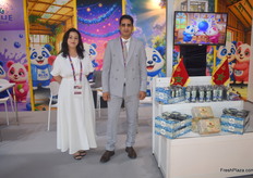 Kaoutar Idrissi and HIcham El Airaj of Zalar F&V, showcasing their Blue Bloony brand of blueberries, which is targeted at the Asian market. They also export dates. Their markets are all over Europe, the UK and Africa. They also export citrus to the USA and Canada.