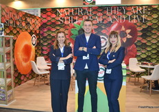 The team of Eren, a Turkish exporter dealing in citrus, stone fruits as well as other fruits.