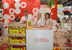On the right is Julita Bedynska of Polish apple exporter Fruit Family.