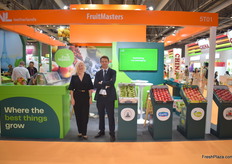 Svetlana Soldatova and Fabien Dumont of Fruit Masters. The Dutch apple exporter has invested heavily in varities that are suited for the Asian market, and showcased these varieties during the event. Thanks to more favourable weather, the harvestr is expected to be a good one.