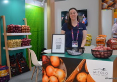 Miloto Family Farms were promoting their potatoes and onions. The company exports yellow onions which are very popular in Europe. Deb Authors was at the stand.
