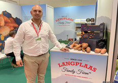 Willie Loots from Langplaas, they added strawberries to their commodities