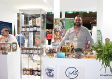 Mebarki Abderrahmane, manager of the Algerian company EURL Make It, exports dates and figs to the European market.